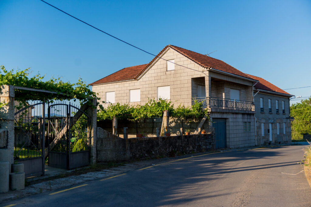 Vista de Casa Calveiro desde la calle