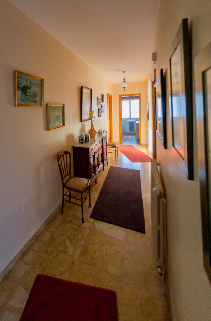 Pasillo principal de Casa Calveiro